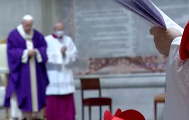 Papst bei Messe im Petersdom: Im Advent die Nähe Gottes erkennen