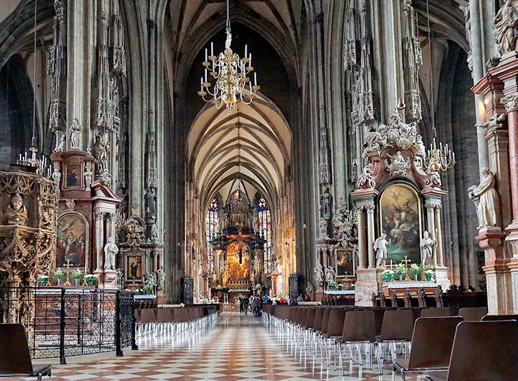 Stephansdom Innenraum