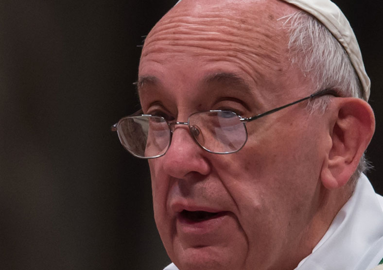 Wortlaut der Aussagen von Papst Franziskus über die Anschläge der vergangenen Tage beim Flug von Rom nach Krakau.